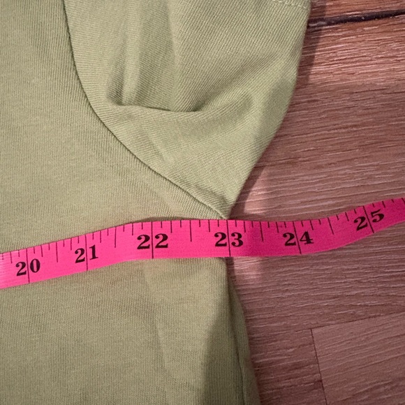 Old Navy 4 Piece T-Shirt Bundle— 4 Colored Vintage Short Sleeve Tee NWT - Picture 4 of 6